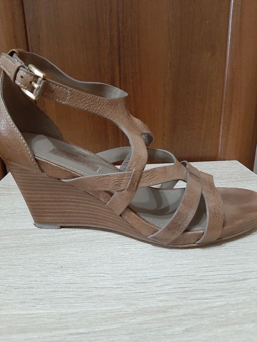 Женская обувь в ассортименте