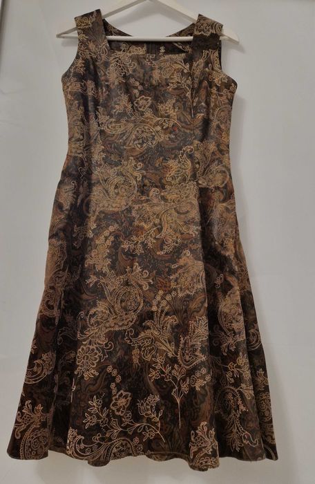 Costum cu rochie elegant, mar.40