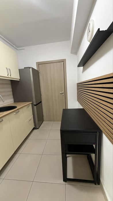 Apartament cu 2 camere și curte proprie de 57 mp, parcare inclusă – Greenfield, vizavi de Avenor College - direct proprietar