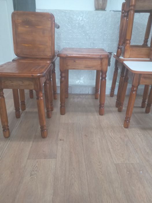 Кухонный стол и 4табуретки