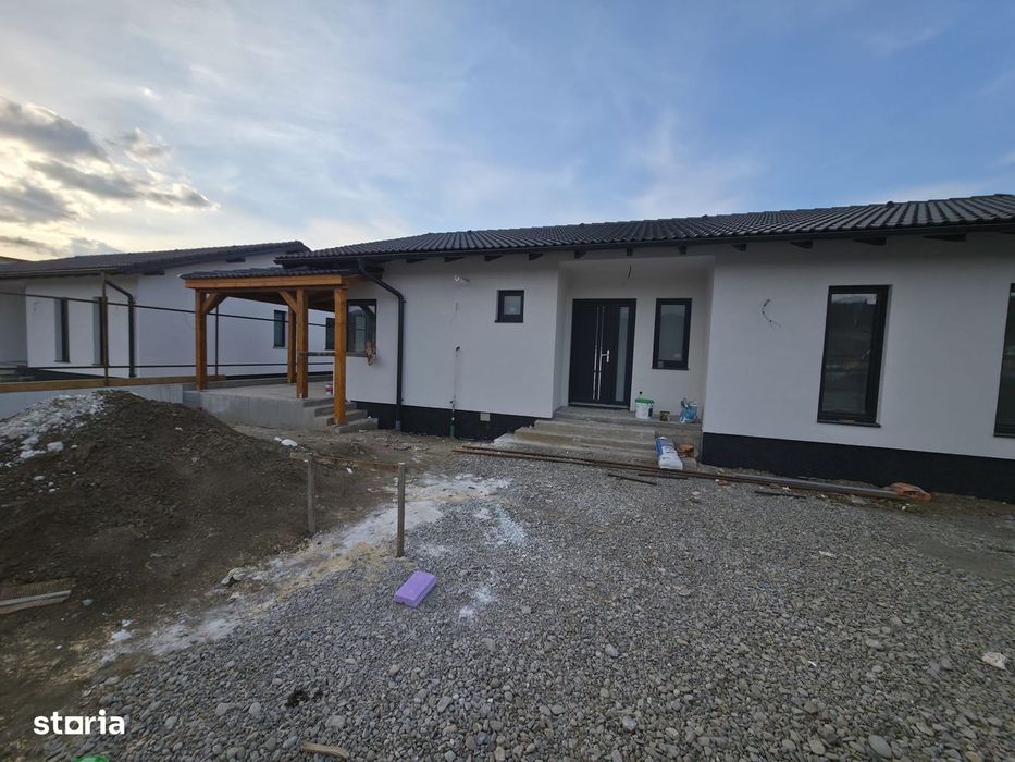 Ultima casa tip parter, 4 camere, 2 bai, 5 arii , la cheie + gard