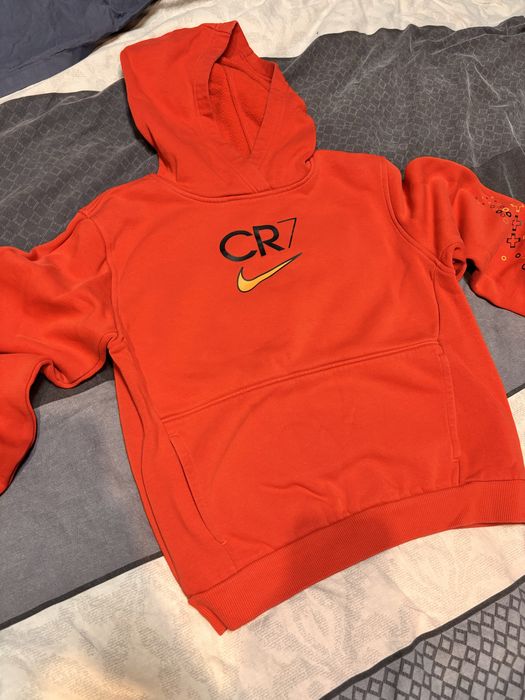 Дават се горно на Hoodrich,Nike и къси гащи Nike!Виж Описаниерто!