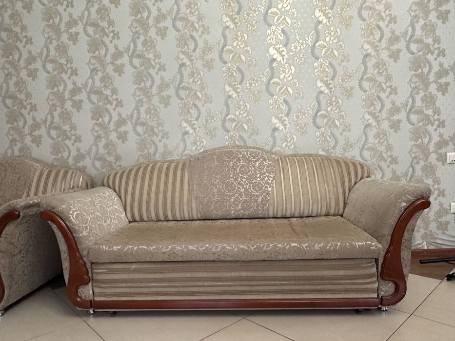 Диван. Диван с креслом