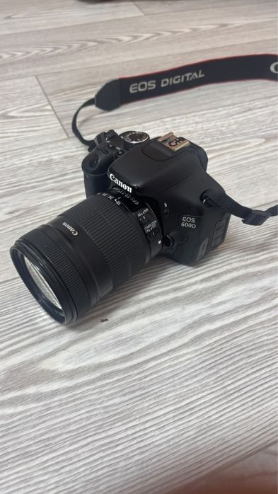 Canon. 600D Canon 650D