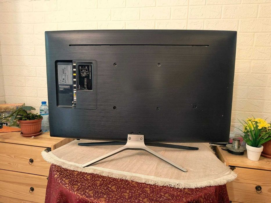 TV Самсунг 40" извит