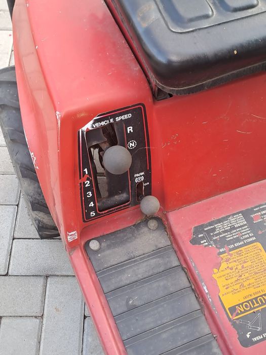 Tractoraș agricol
