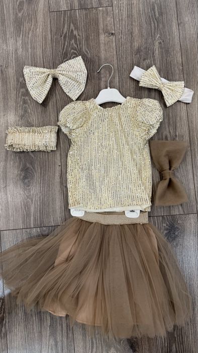 Продам костюмчик на годик