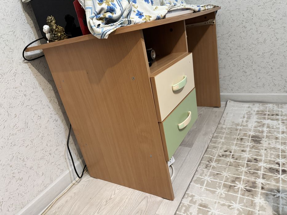 Продам стол для компьютера