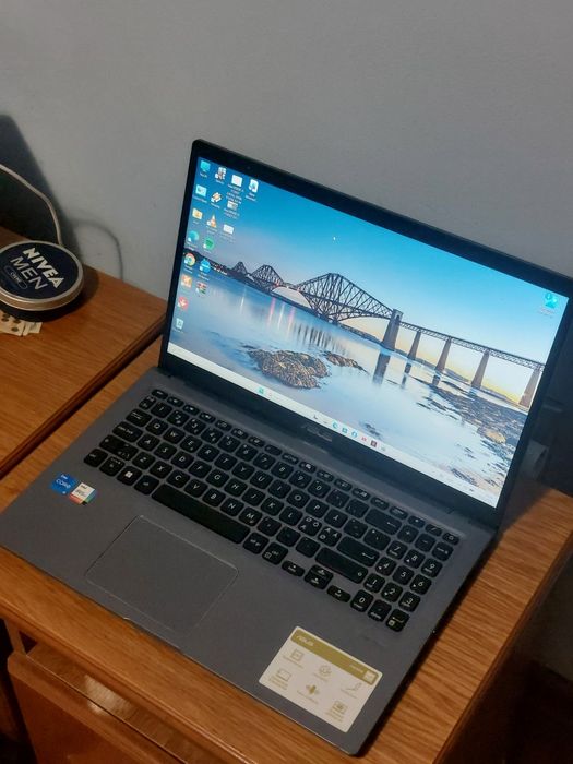Laptop Asus Gen11 i5 1135g7 2,4Ghz/4,2Ghz, 20GB DDR4, 512GB, Iris Xe Graphics, Windows 11 Office 2024