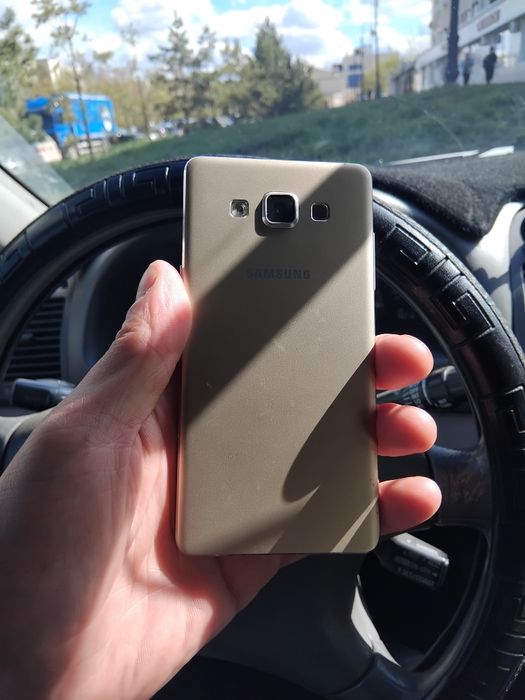 Самсунг а5,нормально,