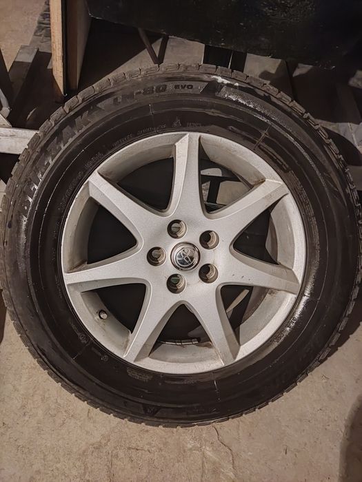 Продам резину с дисками 235/65/17