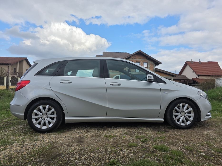 Mercedes B200 CDI, motor 1.8 diesel, 136 cp.