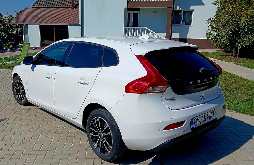 VOLVO V40 2017 — imagine 4