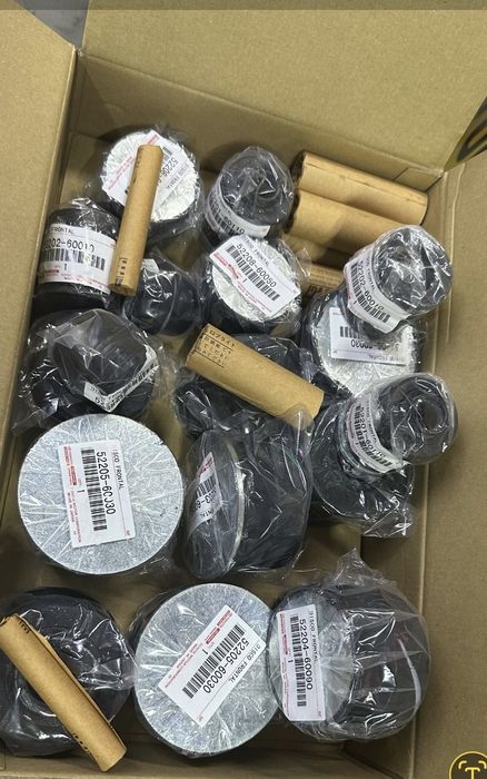 Сайлентблоки на раму Тойота Прадо 120. Land Cruiser 200