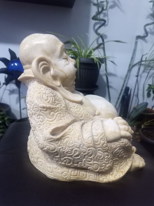 смеещия се Будакомпозитен материал с добавен каменен прах