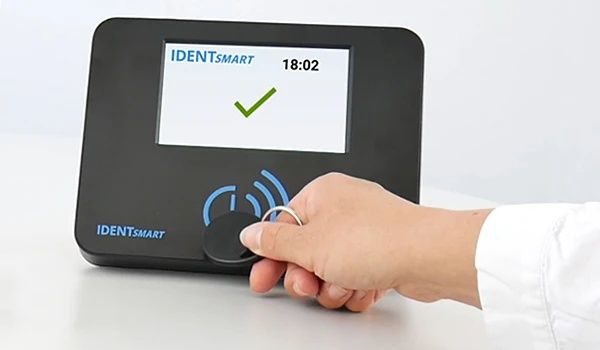 IDENTsmart ID800 dispozitiv electronic de pontaj cu brelocuri RFID contactless monitorizare acces personal