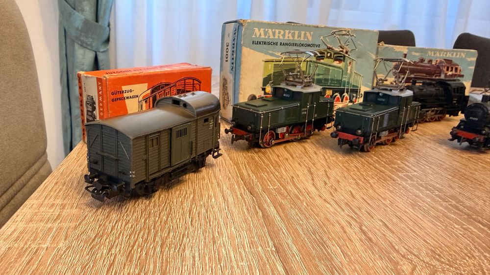 Lot Marklin 6x locomotive 12x vagoane 2x bariere 3001 CM800 89005 8902