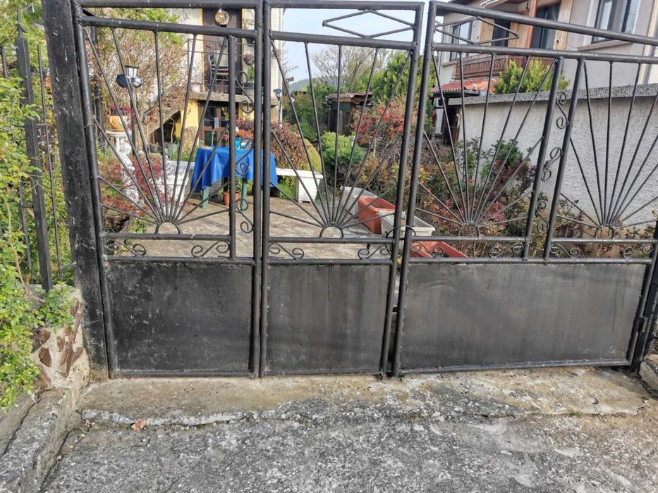 Желязна врата за двор