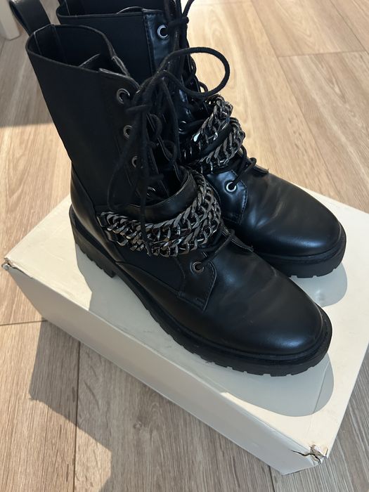 Боти Reserved като нови!