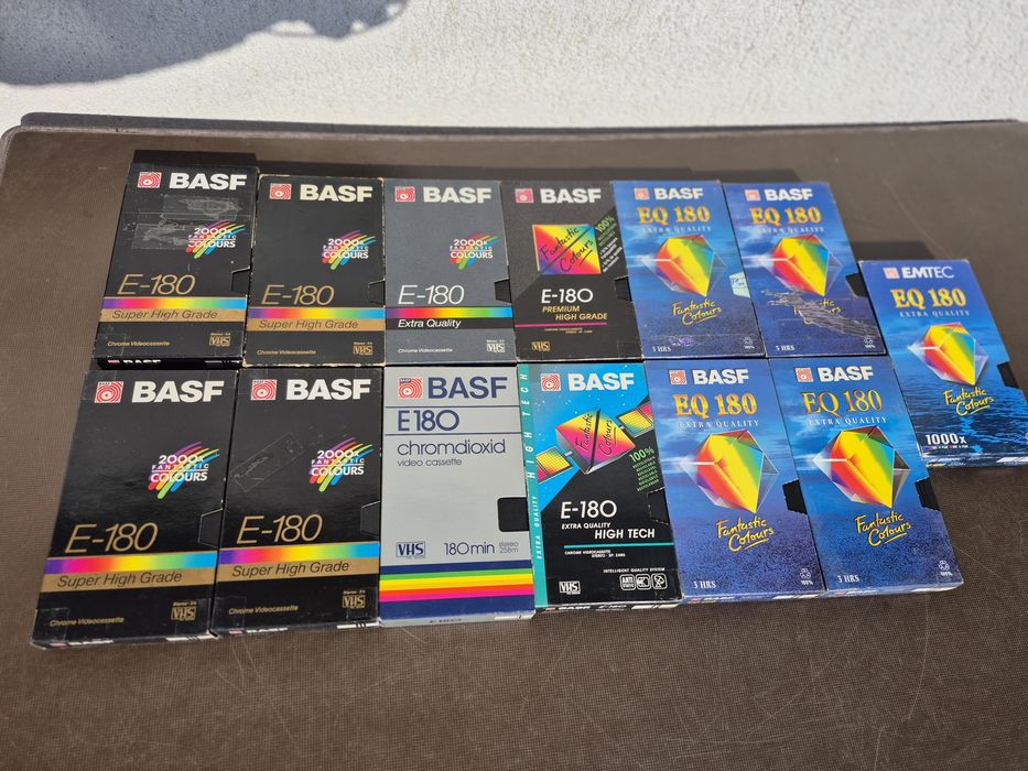 Vând 14 casete video Basf VHS originale de 180 minute colectie filme acțiune,drama,Comedie, Triler, dragoste,western...etc.