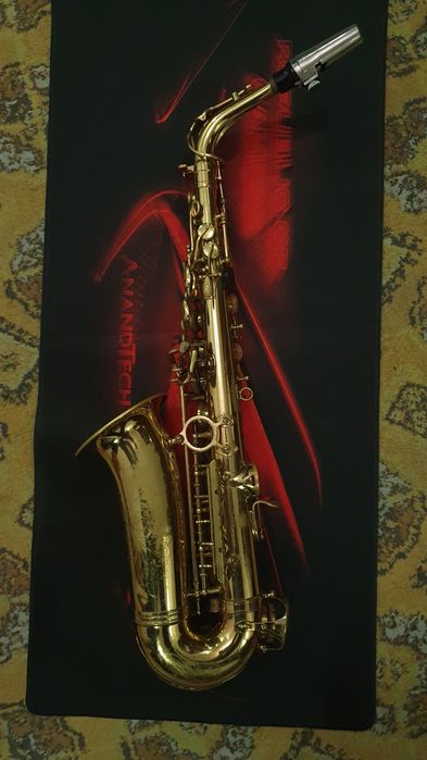 Саксофон продаётся