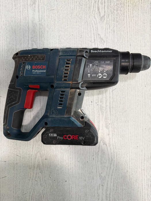 Перфоратор Bosch+1 БАТЕРИЯ