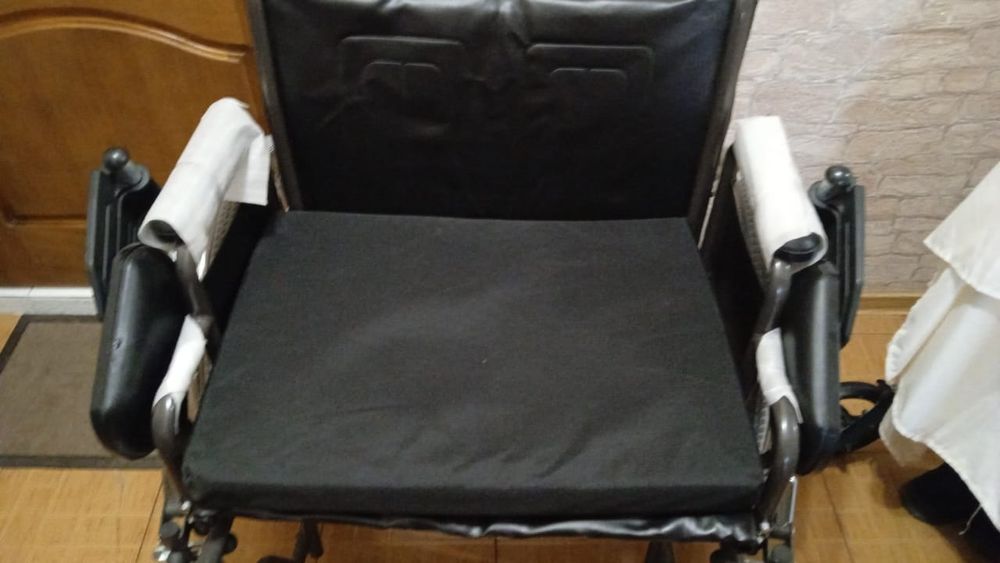 Продам новую инвалидную коляску Silver 200 (Dos Ortopedia).