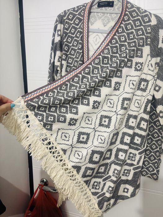 Reserved cardigan cu broderie și franjuri