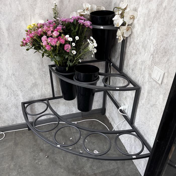 Продам офисную мебель для офиса/цветочного магазина