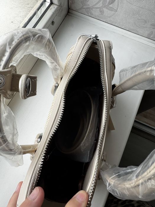 Абсолютно новая сумка