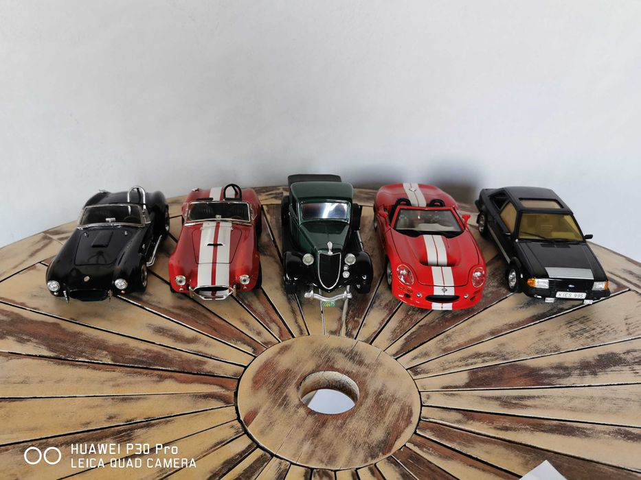 Модели 1:18 колички