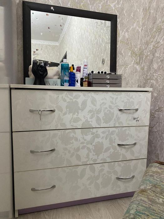 Кровать и шифонер