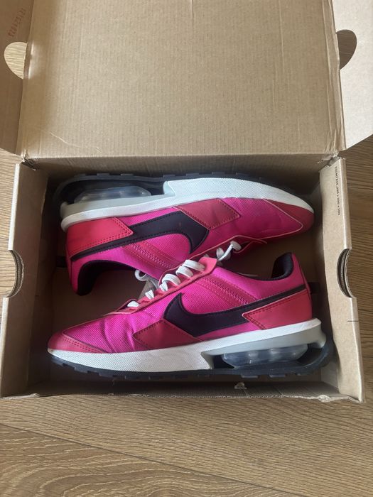 Маратонки Nike два модела!!!