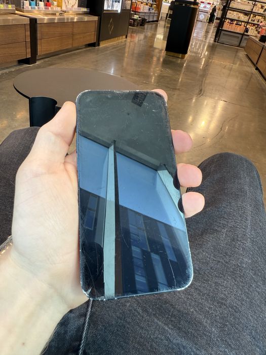Продам Iphone 14 айфон 14