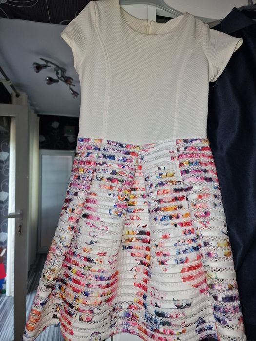 Hainute diverse pentru fete