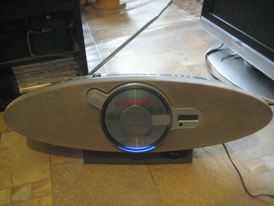 Продавам Personal AUDIO SISTEM SONY ZS-D10