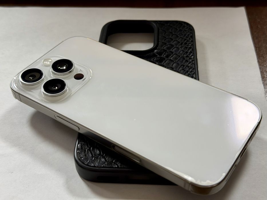 iPhone 16 pro 256GB EAC, белый