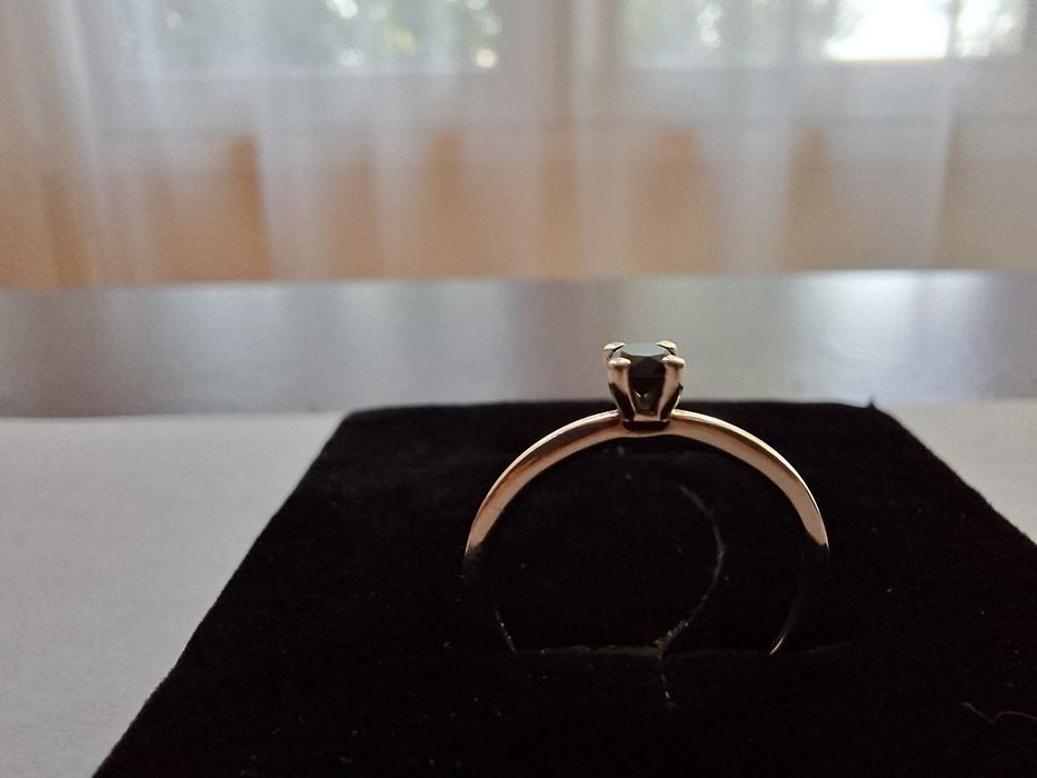 Inel aur roz diamant negru