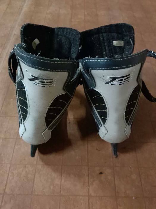 Коньки размер 43,39,36-41.