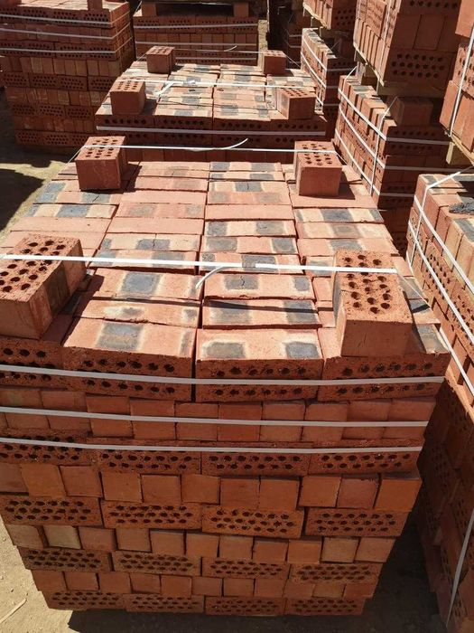 Новые красные кирпичи