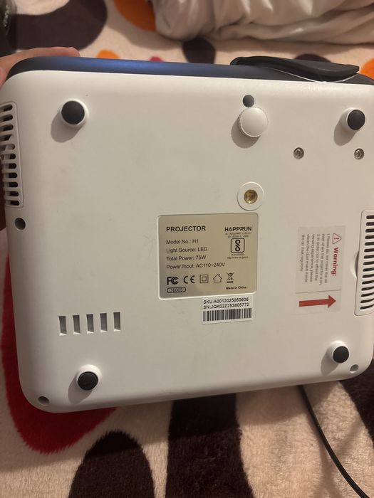 videoproiector led model h1