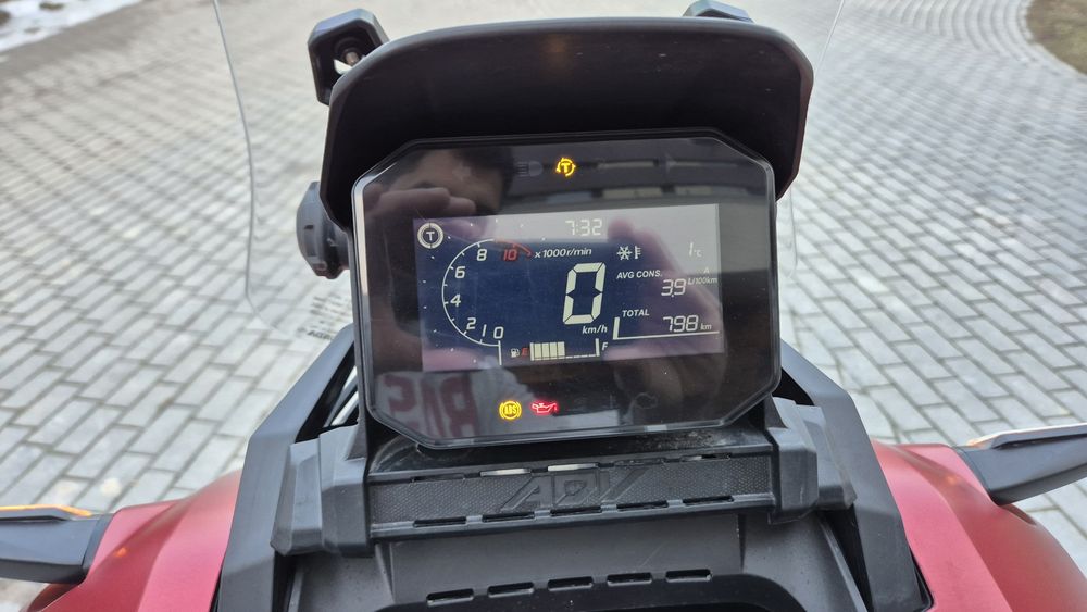 Honda ADV 350  800 km!!!