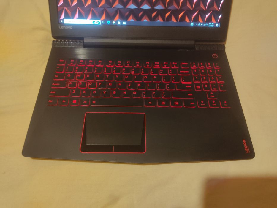 Vând laptop gaming Lenovo, i7 gen 7, gtx 1060 6gb