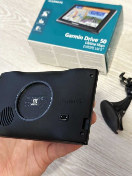 GPS навигация Garmin Drive 50 LM (5 инча еĸран, Карти на Европа)