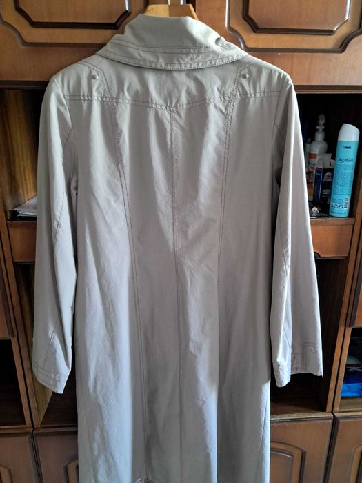 Продается элегантный плащ