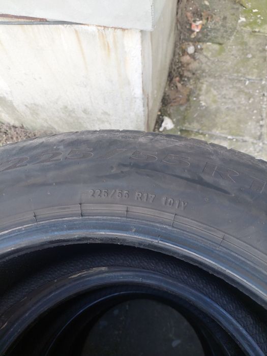 225/55R17 Pirelli