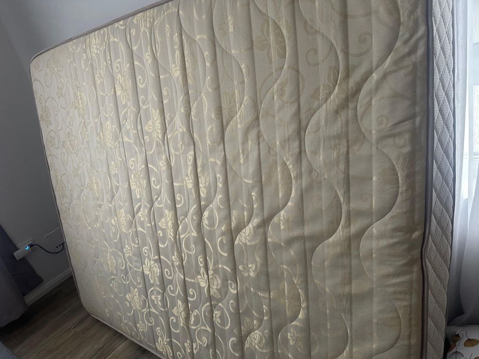 Vand saltea impecabila 160/200