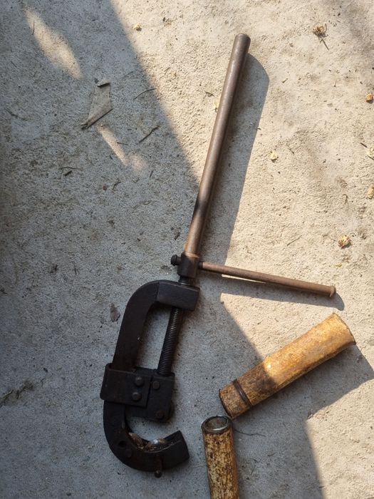 Продам труборез бу оригинал в исправном состоянии