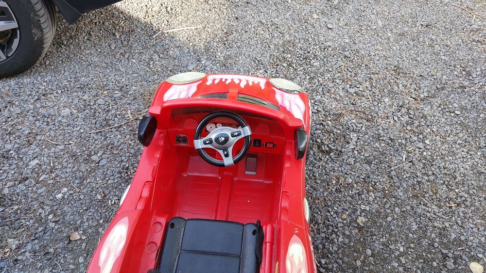 Детский автомобиль