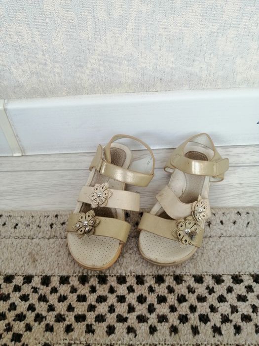 Балалар аяқ киімдері